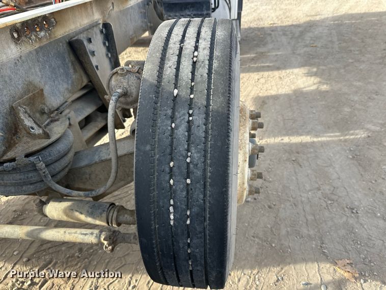 image for item DT6433 1999 Sterling L-Line truck cab and chassis