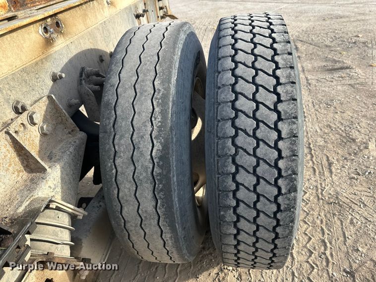 image for item DT6433 1999 Sterling L-Line truck cab and chassis