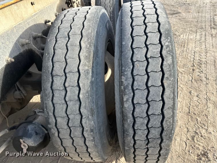 image for item DT6433 1999 Sterling L-Line truck cab and chassis