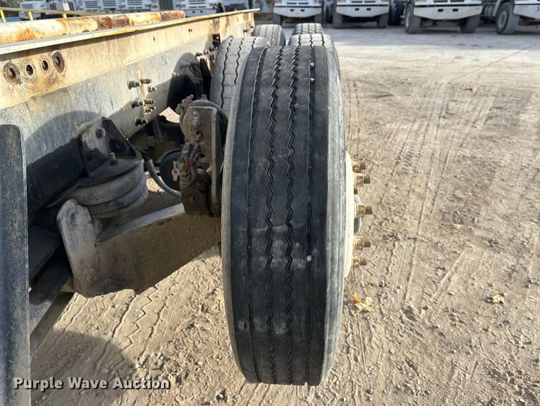 image for item DT6433 1999 Sterling L-Line truck cab and chassis