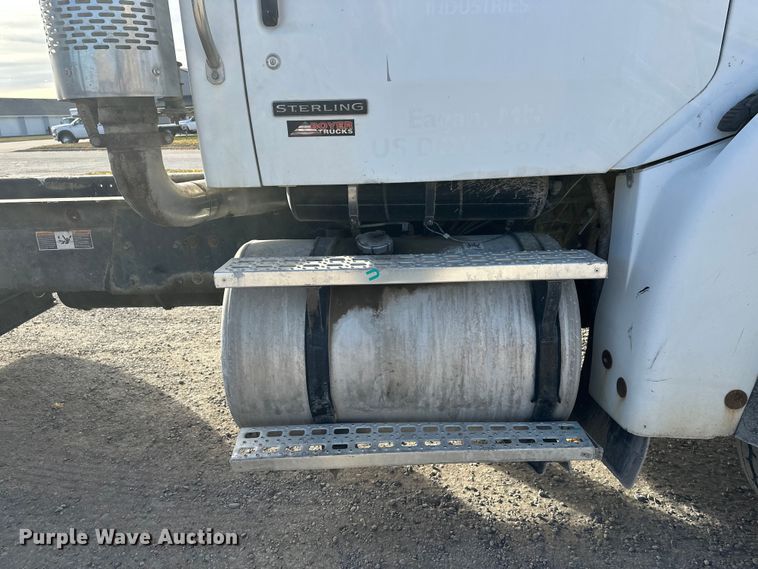 image for item DT6434 2003 Sterling L-Line truck cab and chassis