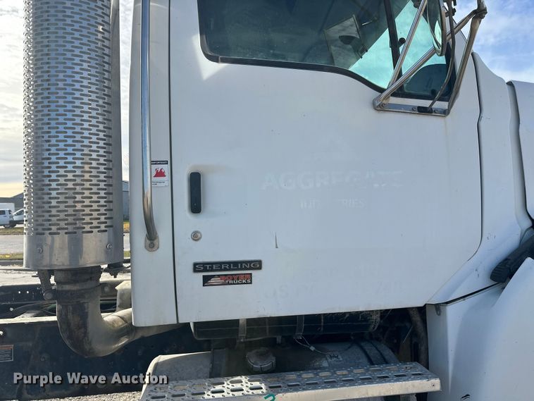 image for item DT6434 2003 Sterling L-Line truck cab and chassis