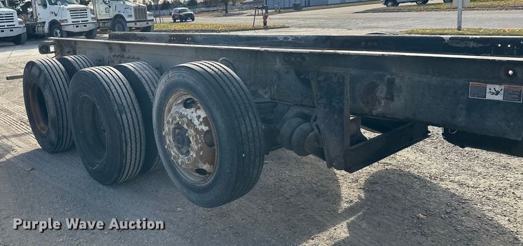 image for item DT6434 2003 Sterling L-Line truck cab and chassis