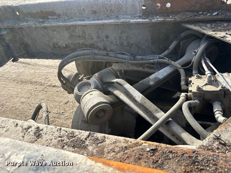 image for item DT6434 2003 Sterling L-Line truck cab and chassis