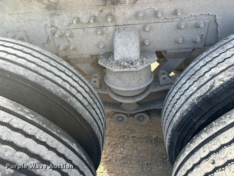 image for item DT6434 2003 Sterling L-Line truck cab and chassis