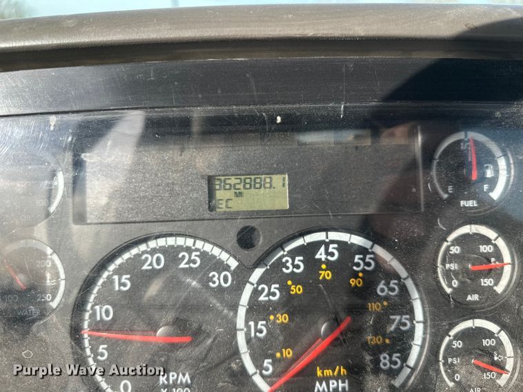 image for item DT6434 2003 Sterling L-Line truck cab and chassis