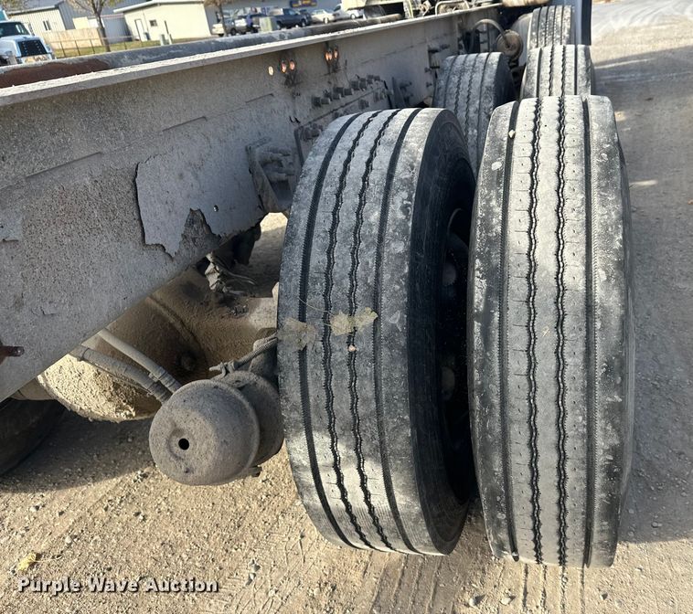 image for item DT6434 2003 Sterling L-Line truck cab and chassis