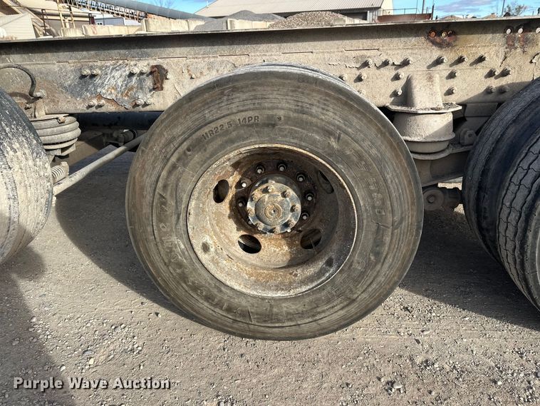 image for item DT6434 2003 Sterling L-Line truck cab and chassis