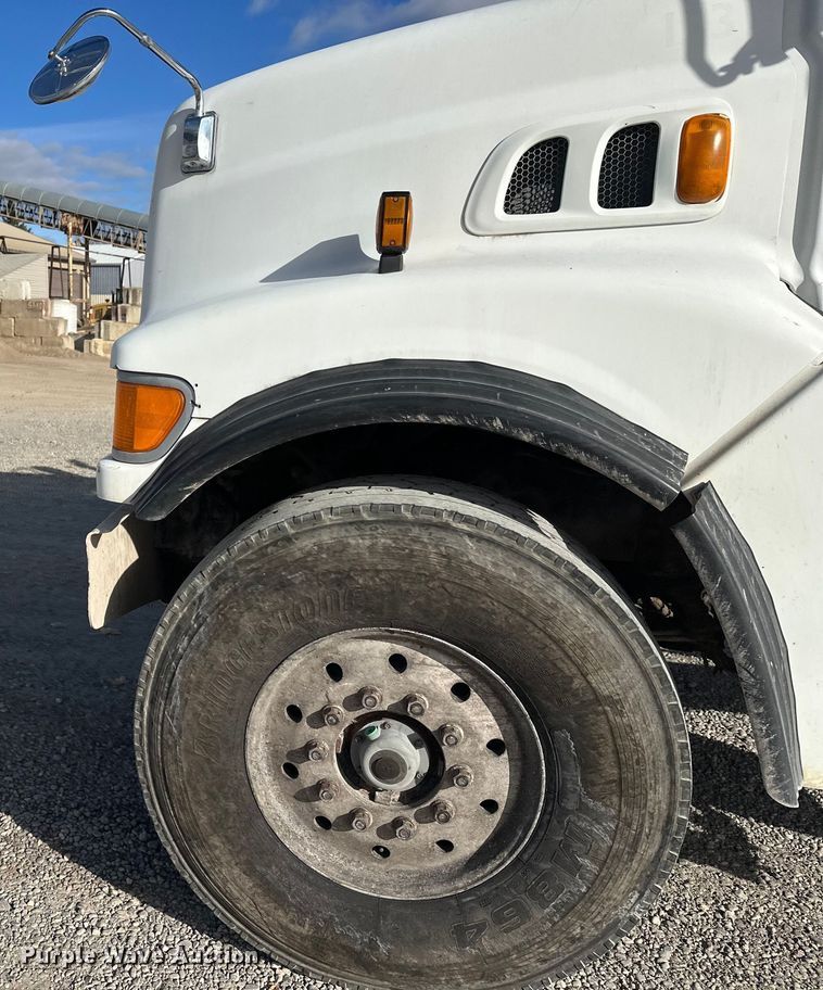 image for item DT6435 1999 Sterling L-Line truck cab and chassis