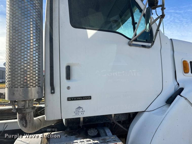 image for item DT6435 1999 Sterling L-Line truck cab and chassis