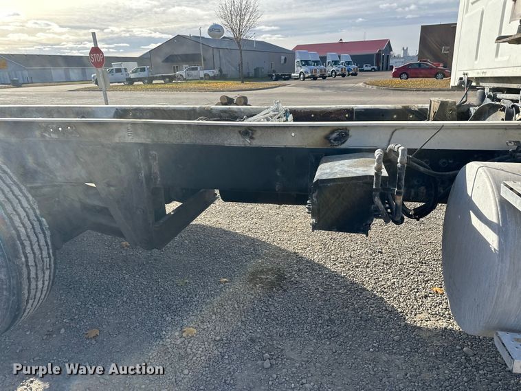 image for item DT6435 1999 Sterling L-Line truck cab and chassis