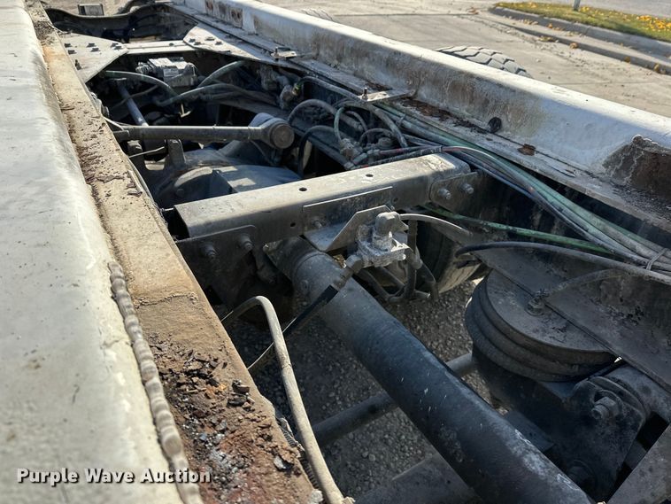 image for item DT6435 1999 Sterling L-Line truck cab and chassis