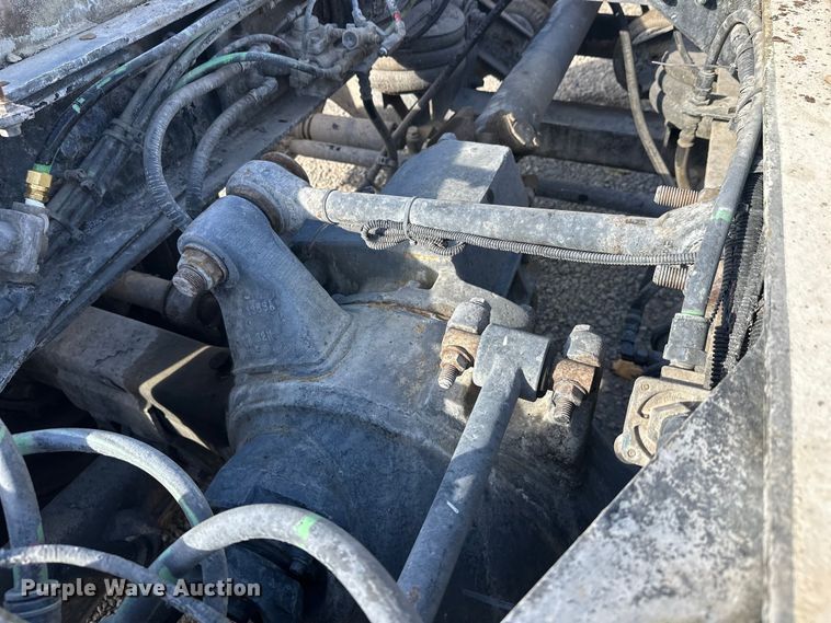 image for item DT6435 1999 Sterling L-Line truck cab and chassis