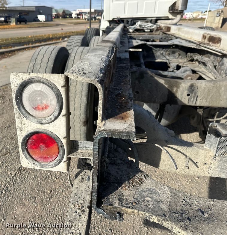 image for item DT6435 1999 Sterling L-Line truck cab and chassis