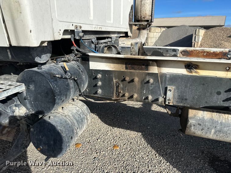 image for item DT6435 1999 Sterling L-Line truck cab and chassis