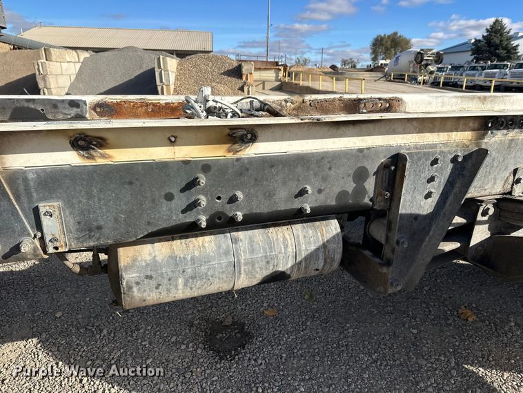 image for item DT6435 1999 Sterling L-Line truck cab and chassis