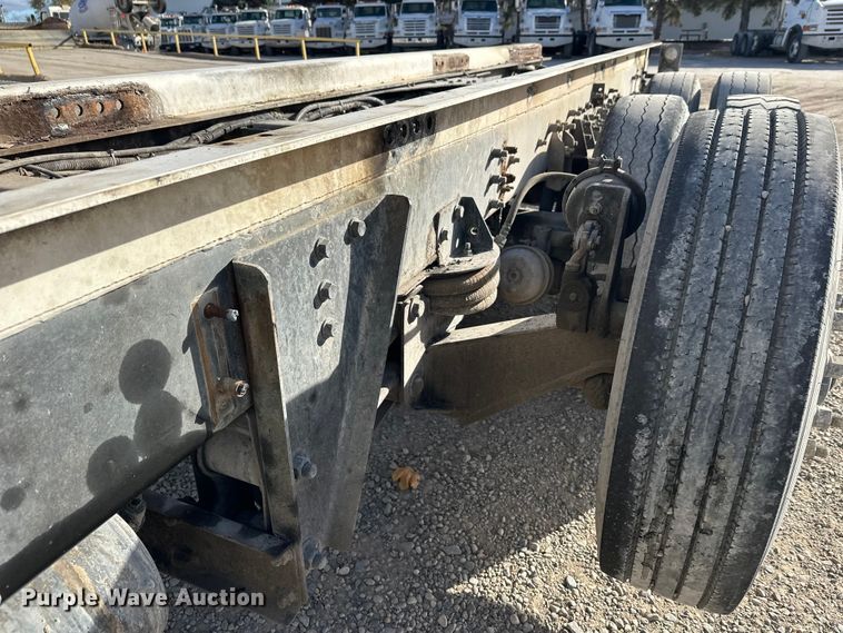 image for item DT6435 1999 Sterling L-Line truck cab and chassis