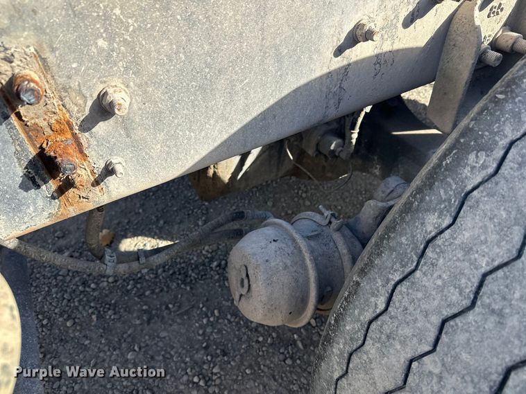 image for item DT6435 1999 Sterling L-Line truck cab and chassis