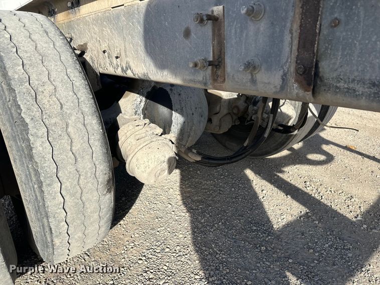 image for item DT6435 1999 Sterling L-Line truck cab and chassis