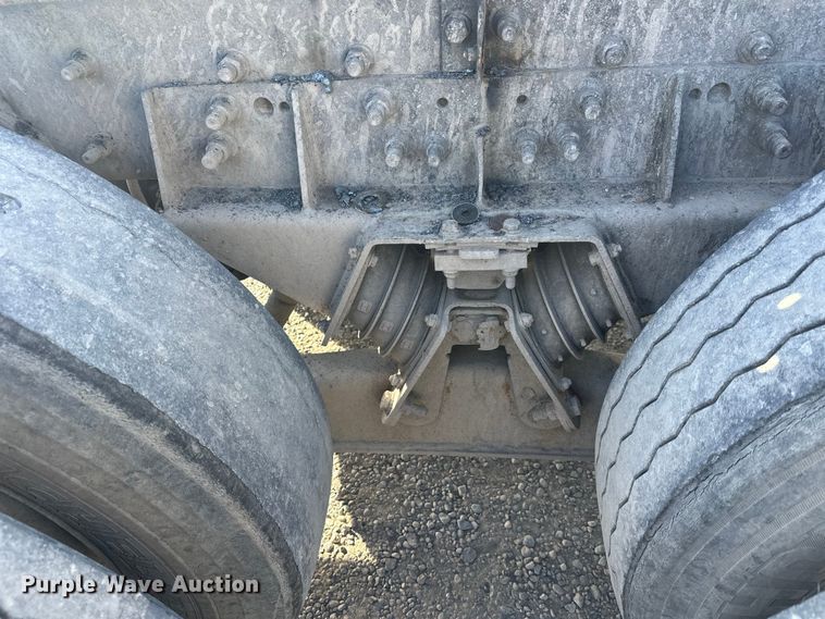 image for item DT6435 1999 Sterling L-Line truck cab and chassis