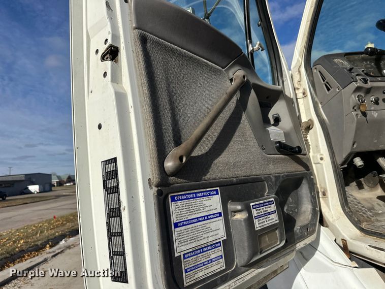 image for item DT6435 1999 Sterling L-Line truck cab and chassis