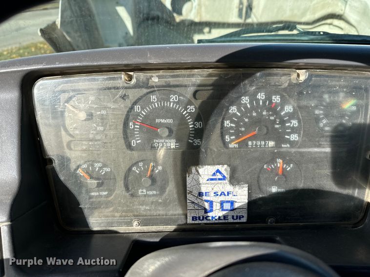 image for item DT6435 1999 Sterling L-Line truck cab and chassis