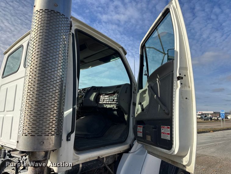 image for item DT6435 1999 Sterling L-Line truck cab and chassis