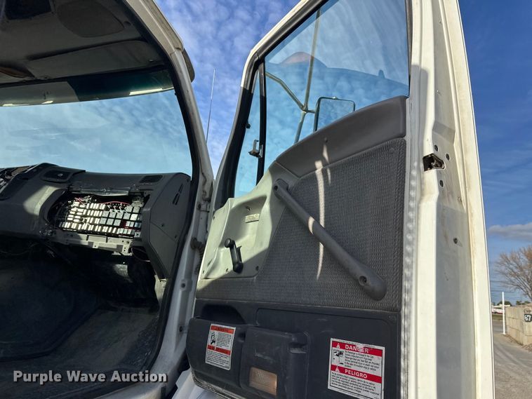 image for item DT6435 1999 Sterling L-Line truck cab and chassis