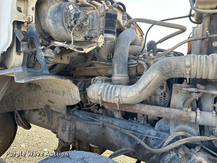 image for item DT6435 1999 Sterling L-Line truck cab and chassis