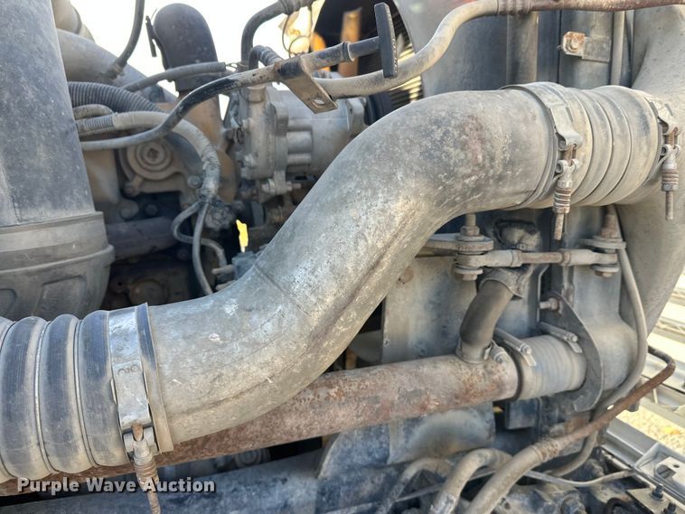 image for item DT6435 1999 Sterling L-Line truck cab and chassis