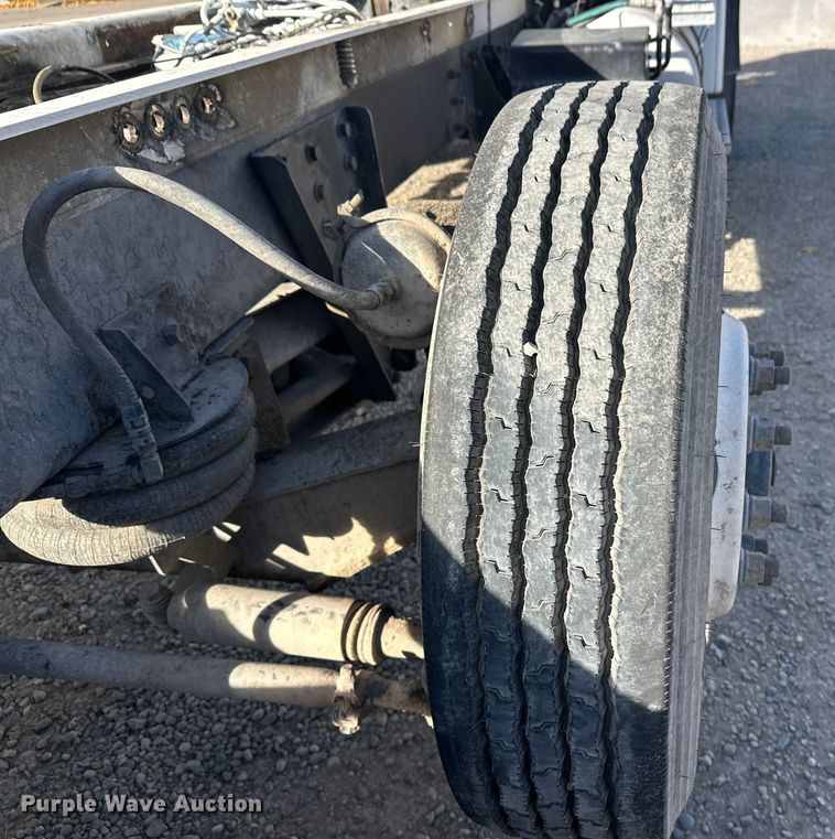 image for item DT6435 1999 Sterling L-Line truck cab and chassis