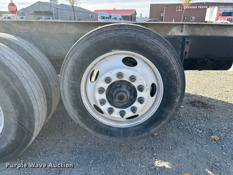 image for item DT6435 1999 Sterling L-Line truck cab and chassis