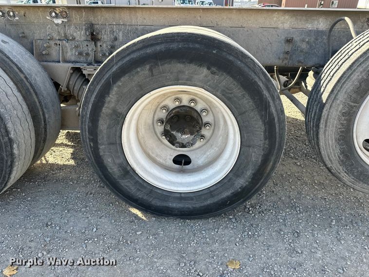 image for item DT6435 1999 Sterling L-Line truck cab and chassis