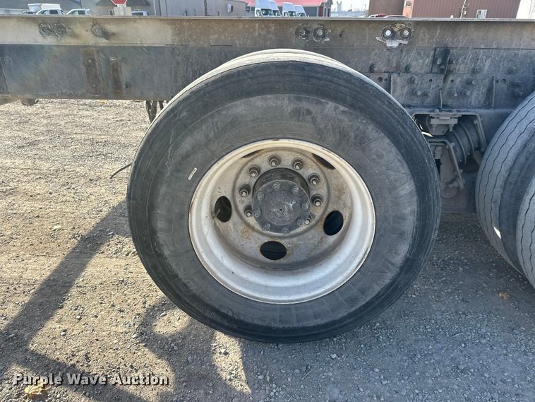 image for item DT6435 1999 Sterling L-Line truck cab and chassis