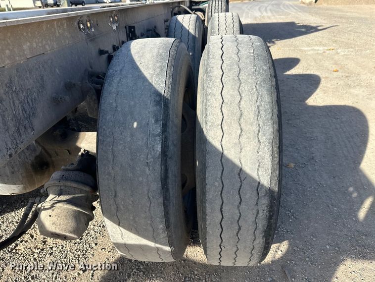 image for item DT6435 1999 Sterling L-Line truck cab and chassis