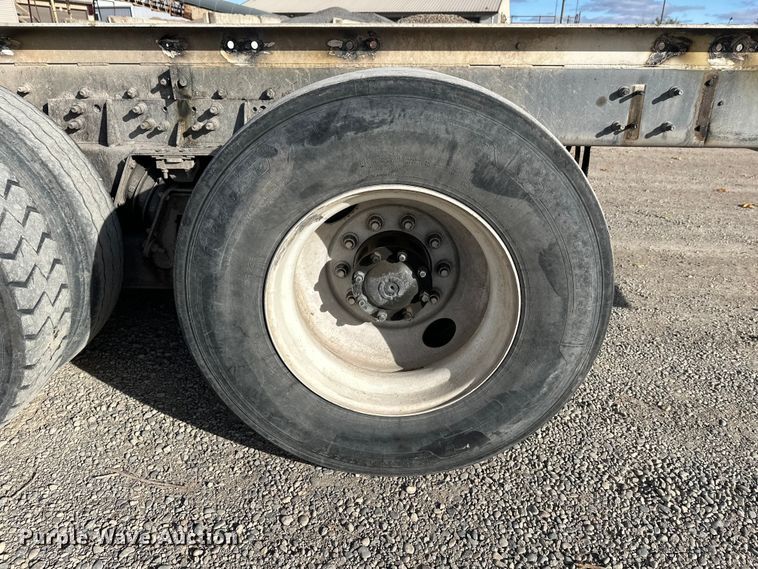 image for item DT6435 1999 Sterling L-Line truck cab and chassis