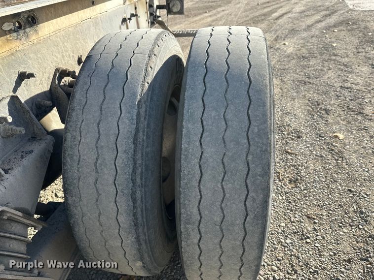 image for item DT6435 1999 Sterling L-Line truck cab and chassis