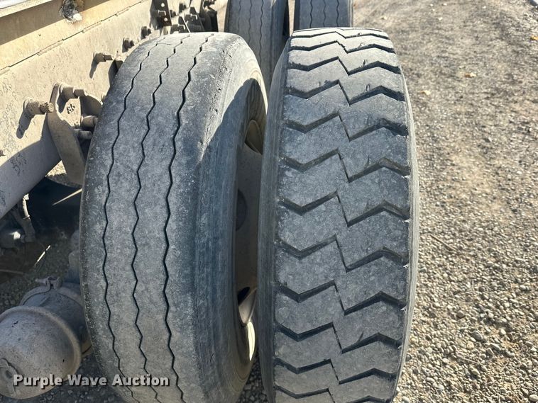 image for item DT6435 1999 Sterling L-Line truck cab and chassis