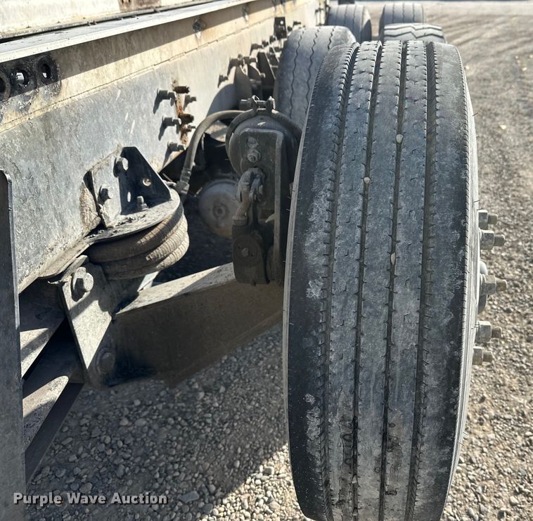 image for item DT6435 1999 Sterling L-Line truck cab and chassis