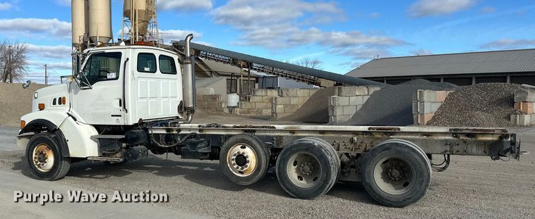 image for item DT6436 1999 Sterling L-Line truck cab and chassis