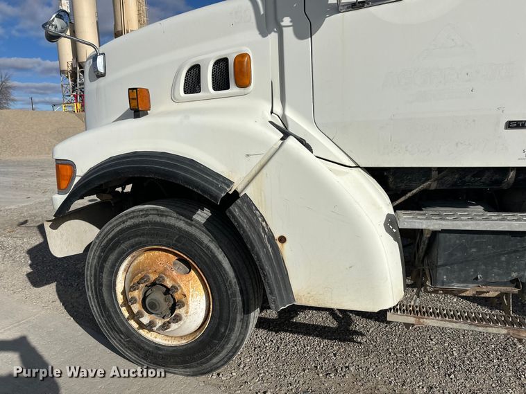 image for item DT6436 1999 Sterling L-Line truck cab and chassis