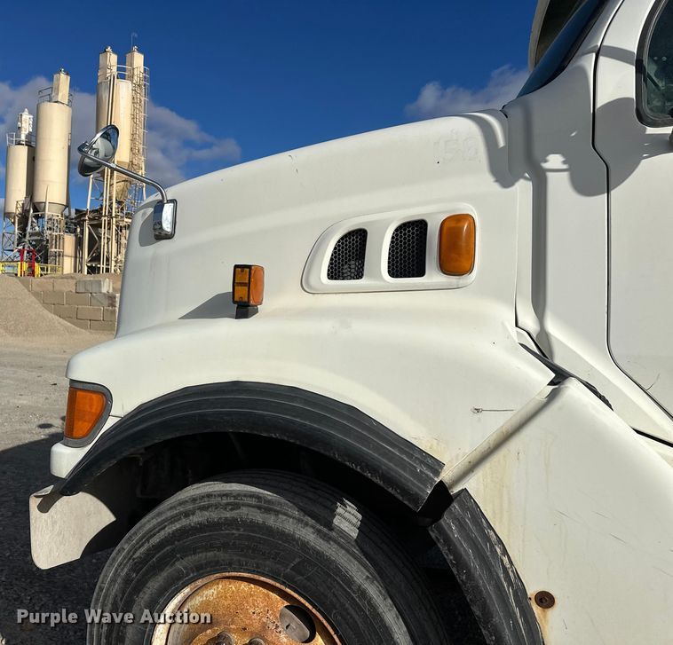 image for item DT6436 1999 Sterling L-Line truck cab and chassis