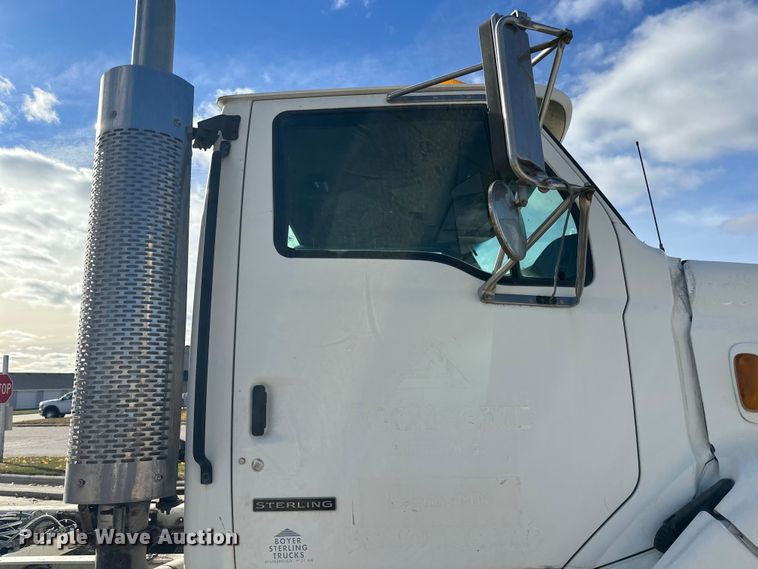 image for item DT6436 1999 Sterling L-Line truck cab and chassis