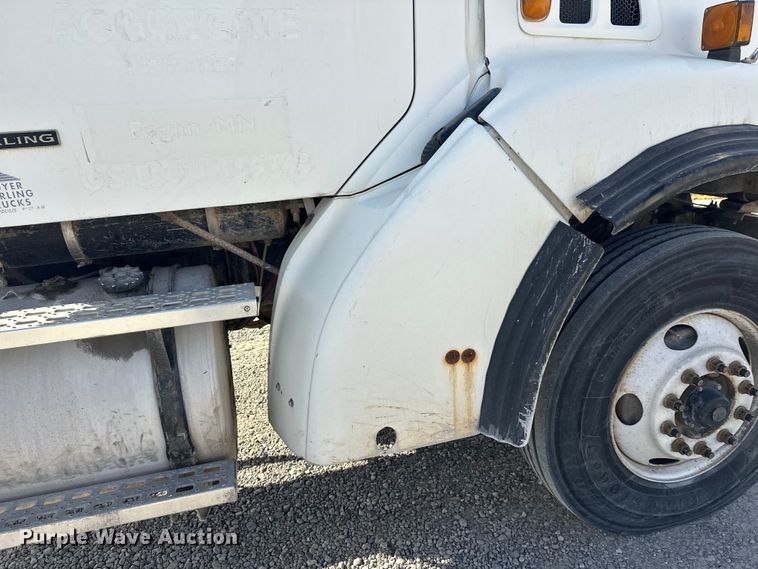 image for item DT6436 1999 Sterling L-Line truck cab and chassis