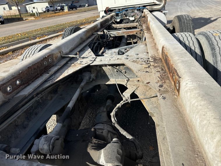 image for item DT6436 1999 Sterling L-Line truck cab and chassis