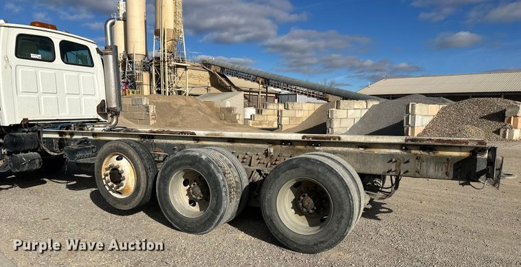 image for item DT6436 1999 Sterling L-Line truck cab and chassis