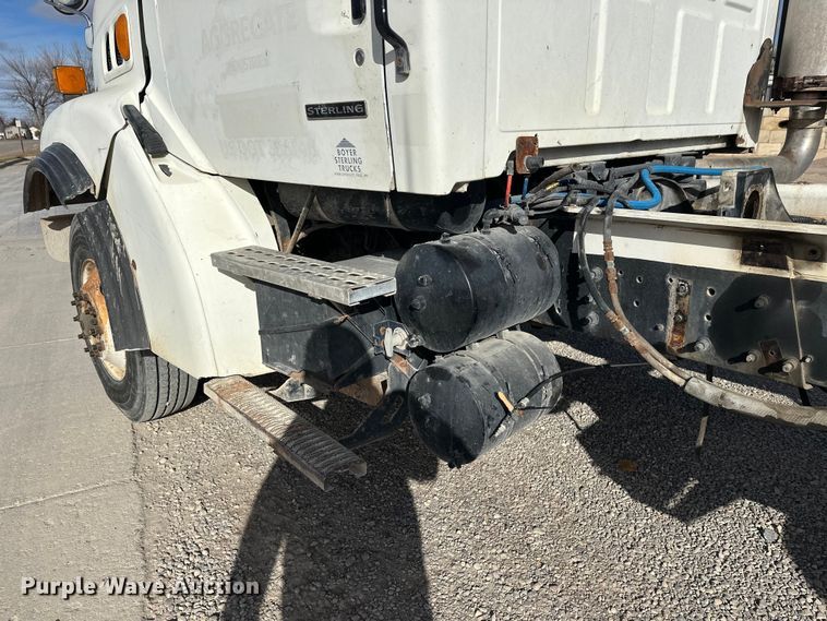 image for item DT6436 1999 Sterling L-Line truck cab and chassis