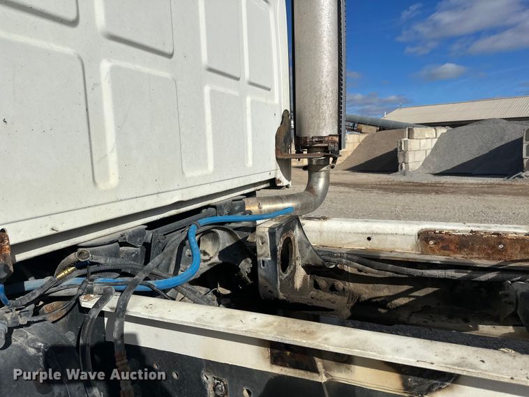 image for item DT6436 1999 Sterling L-Line truck cab and chassis