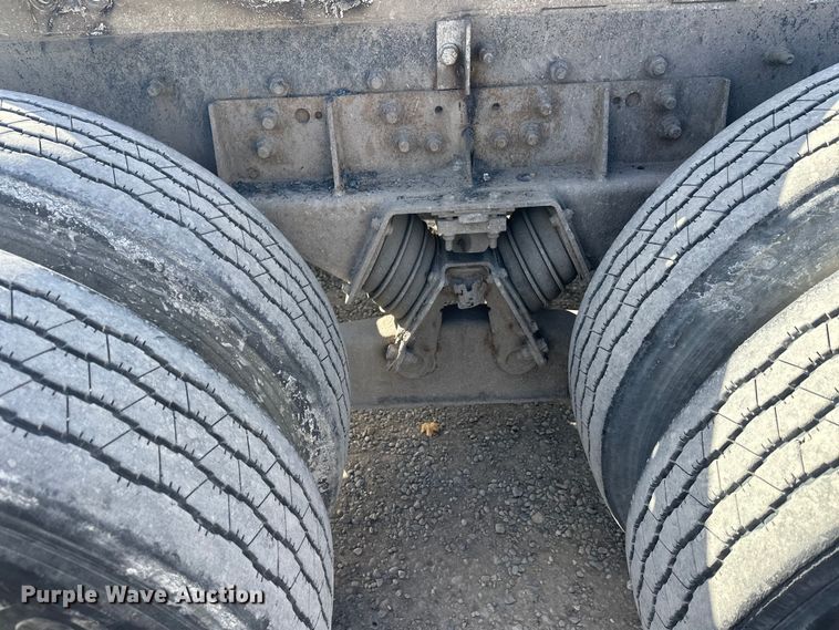 image for item DT6436 1999 Sterling L-Line truck cab and chassis