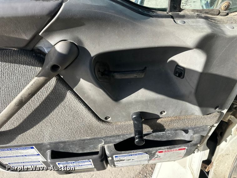 image for item DT6436 1999 Sterling L-Line truck cab and chassis